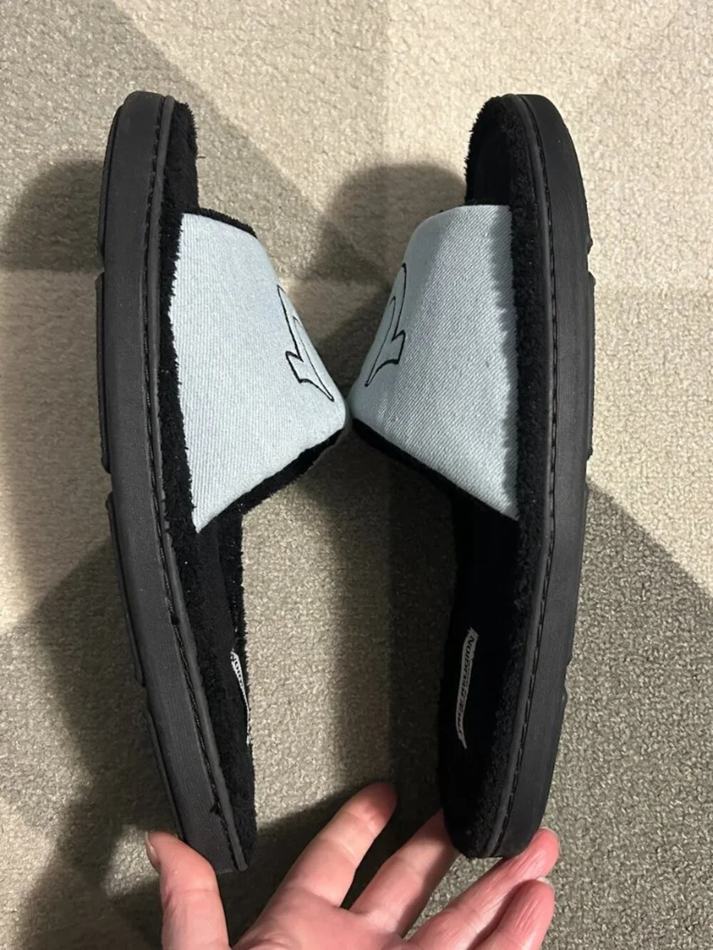 True Religion Slippers Slides Slip-On Size 11-12 Fuzzy Footbed Horseshoe Logo